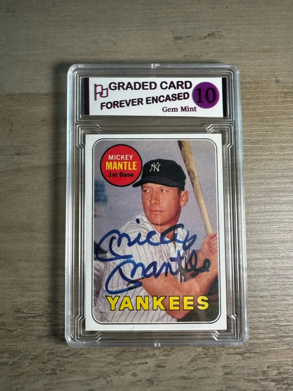 Mickey Mantle Signed 1969 Topps #500 Gem Mint 10 Novelty Baseball Card. Yankees. - Picture 1 of 2